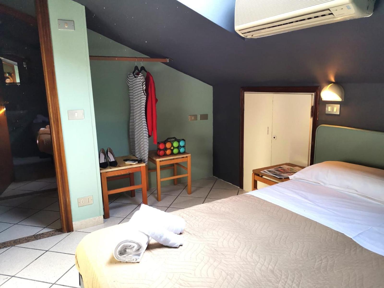 فندق Casa Dorita - Free Breakfast Corner 8-12 تّشيرفييا الغرفة الصورة